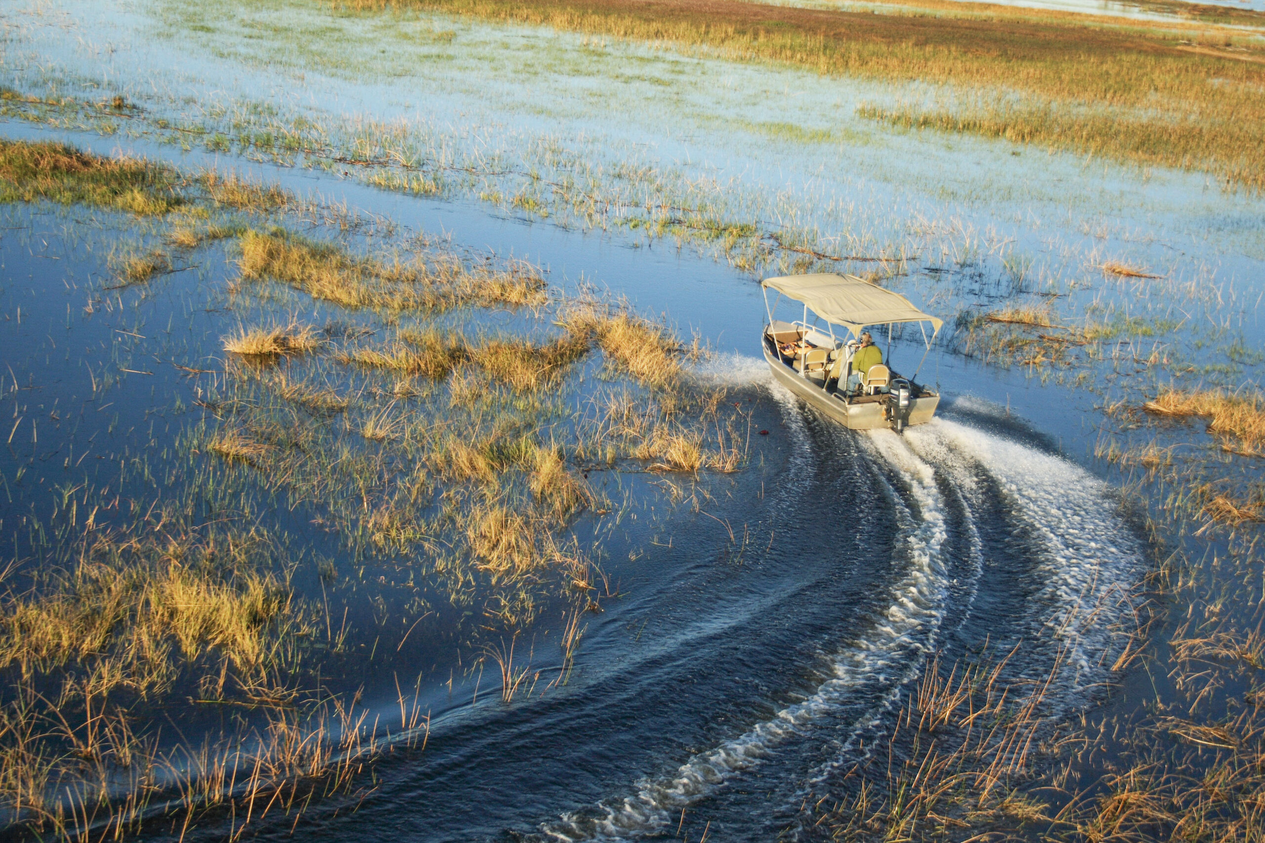 Okavango Delta - Motorboat Safari(1)-02